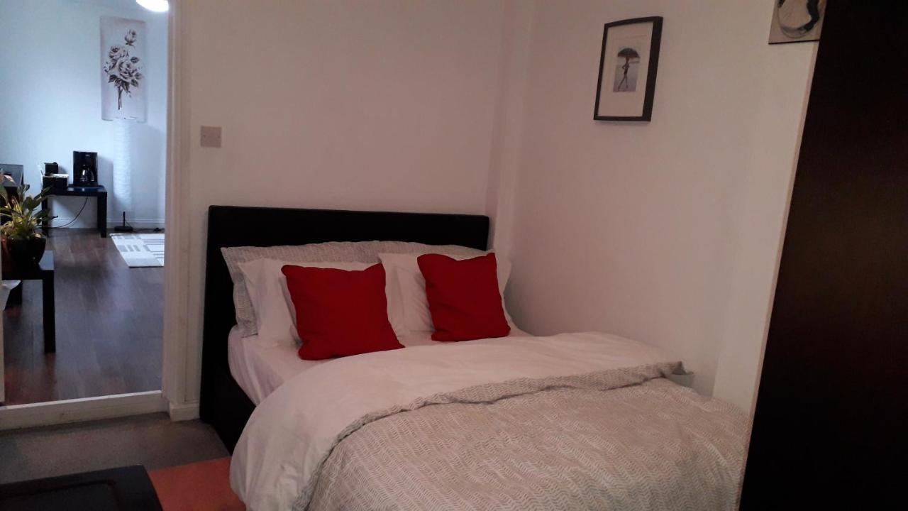 Cosy London Holiday Home Екстер'єр фото